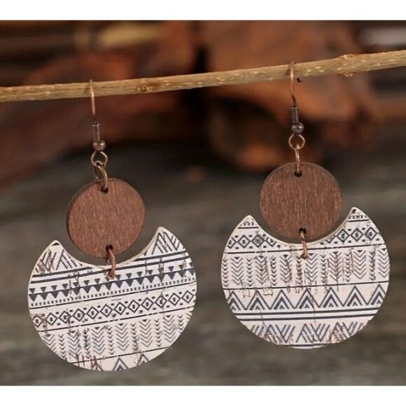 Crescent Shaped Geometric Pattern Light Weight Wooden Earrings New - Picture 1 of 2